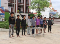 កងរាជឣាវុធហត្ថខេត្តបញ្ជូនក្មេងទំនើង៩នាក់ទៅសាលាដំបូងខេត្តពាក់ព័ន្ធកាន់កាប់ ឬដឹកជញ្ជូនអាវុធដោយគ្មានការអនុញ្ញាតនិងគ្រឿ ញៀន(ដោយ÷គឹម សុង).