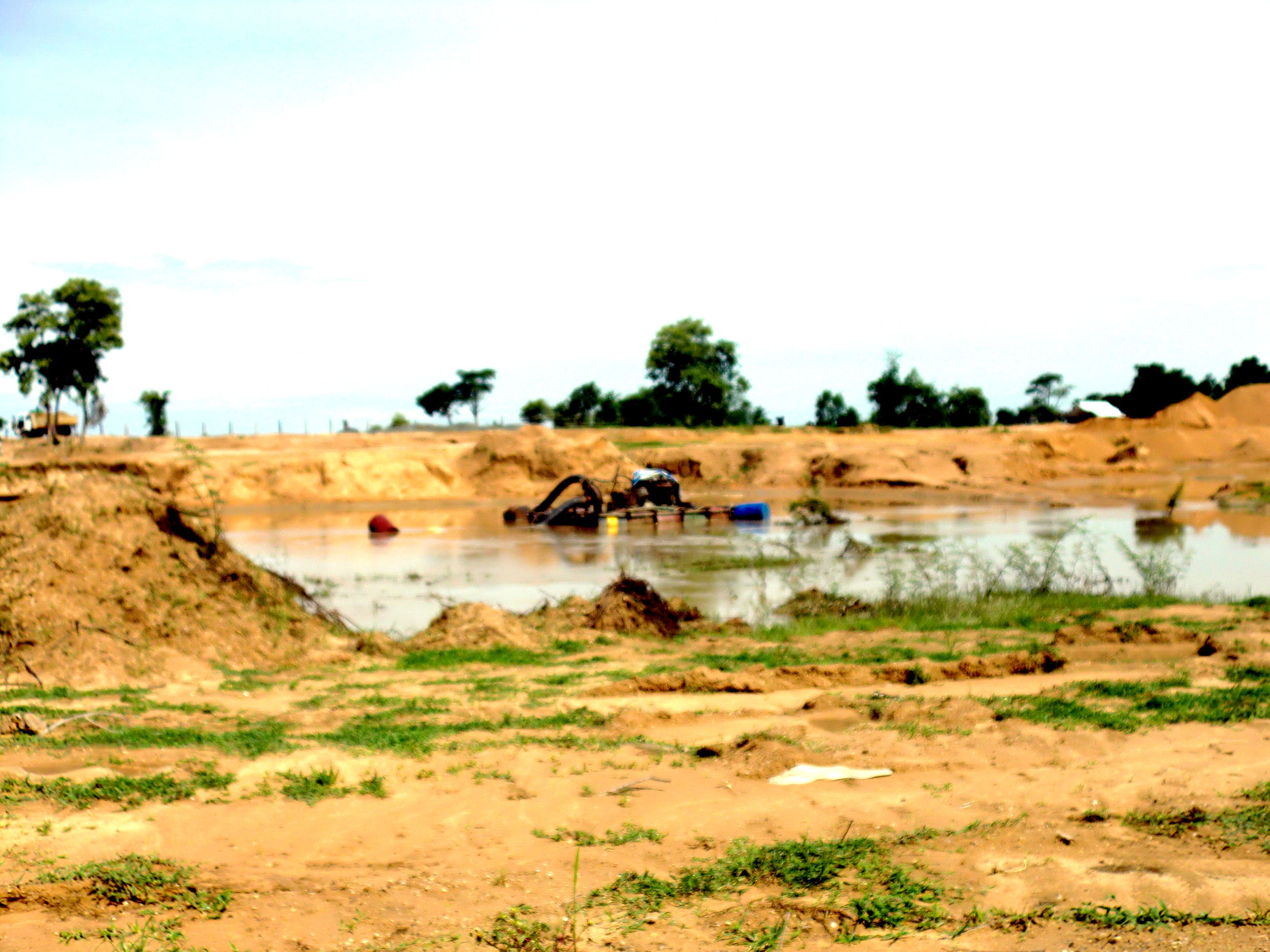 ក្រុមហ៊ុនបូមខ្សាច់ស្ទឹងស្លាគូរកំពុងបង្កផលប៉ះ ពាល់បរិស្ថានធម្មជាតិនិងជីវភាពប្រជាពលរដ្ឋ