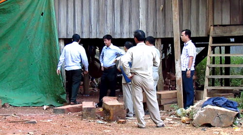 កម្លាំង​ចម្រុះ​ខេត្តរតនៈគីរី ចុះ​បង្ក្រាប​រោង​សិប្បកម្ម ៦គោយន្ត គ្មាន​តម្លា​ភាព