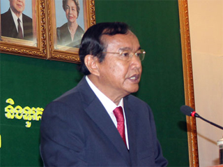 កំណត់​តម្លៃទូរស័ព្ទ​ប្រឆាំង​ទៅនឹង​គោលនយោបាយ​ទីផ្សារ​សេរី