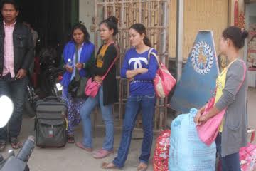 ពលករស្របច្បាប់ ១៦នាក់ ចោទប្រកាន់ ក្រុមហ៊ុន ស៊ីស៊ីអឹម យកទៅធ្វើការ នៅប្រទេសថៃ ខុសគោលដៅ សម្រេចចិត្ត នាំគ្នាវិលមកស្រុកវិញ